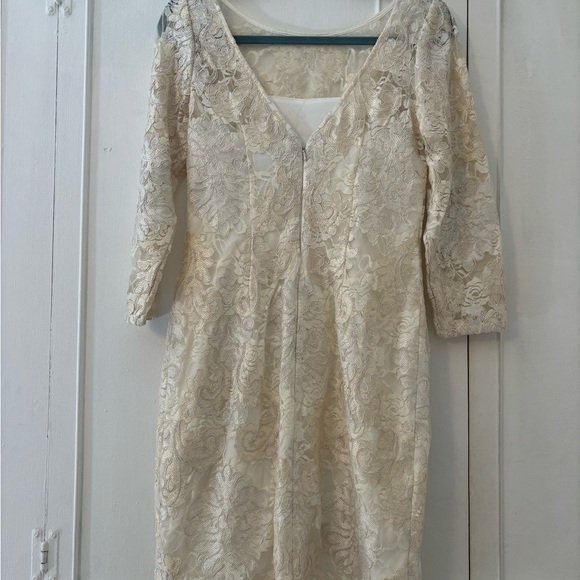 Off-white floral lace sheath dress - Picture 3 of 3